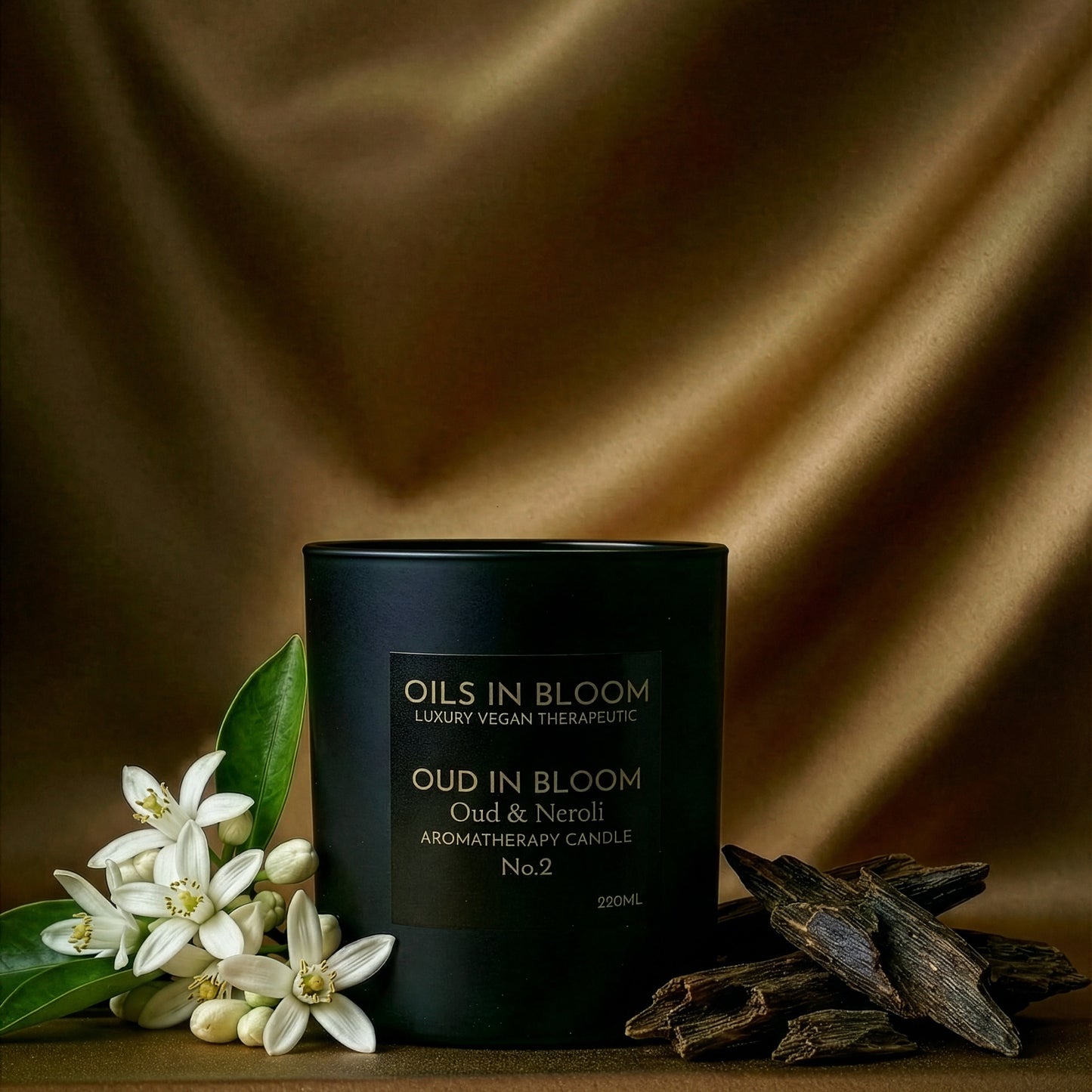 Oud, Neroli & Sandalwood Aromatherapy Candle 220g